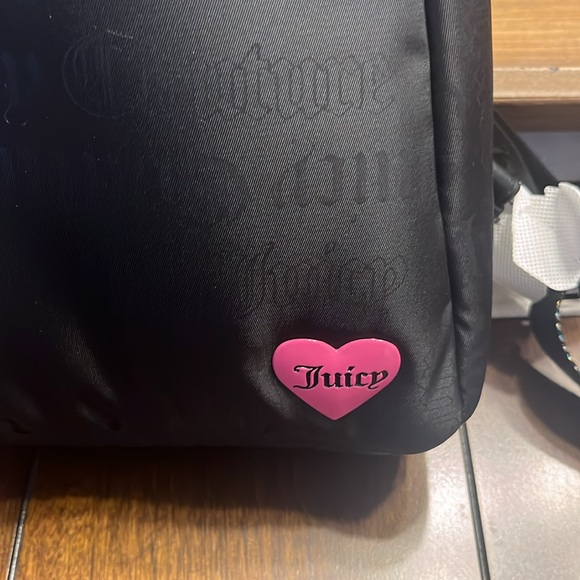 Brand new super cute and stylish Juicy couture sling/crossbody - Picture 3 of 11